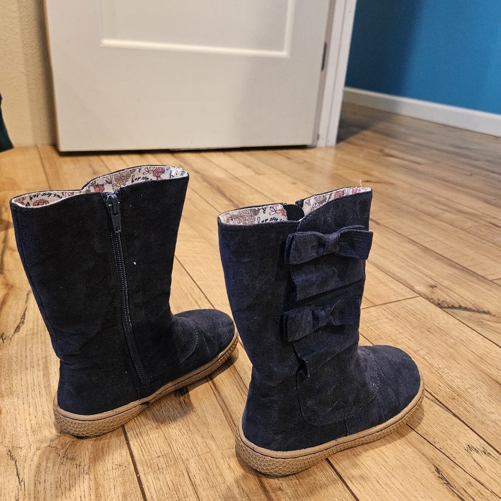Livie and Luca Neve Boot size 10